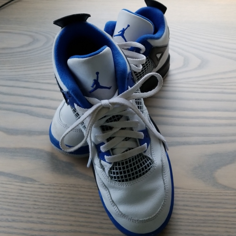 Nike Air Jordan Retro Leather Sneakers